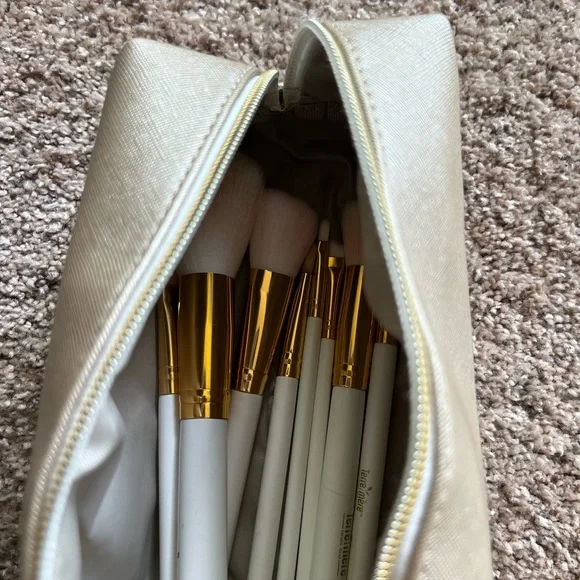 Terre mère 8 piece makeup brush set - Picture 3 of 3